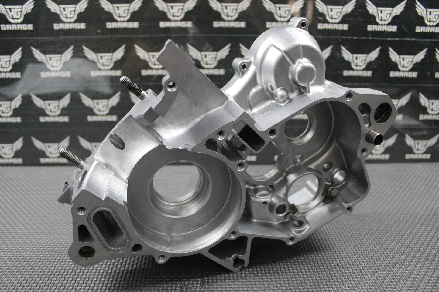 2005 05 - 07 HONDA CR125R OEM RIGHT ENGINE CRANKCASE CRANK CASE HALF 04921 - KSR - 730 - hggarage