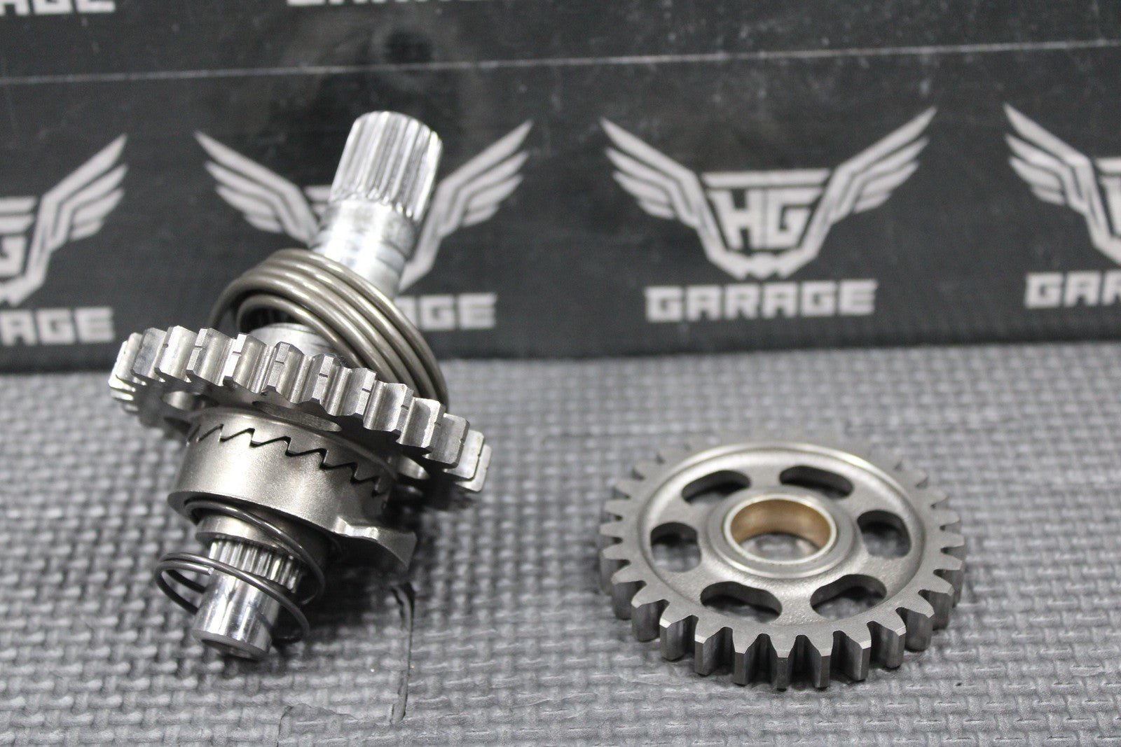 2005 HONDA CR125R OEM KICKSTART KICK START SHAFT W IDLER GEAR 28210 - KS6 - 700 - hggarage
