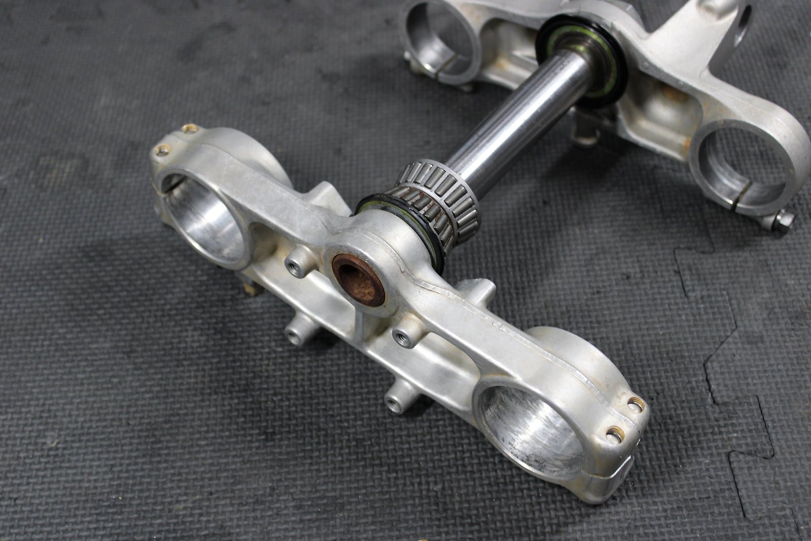 2008 HONDA CRF150RB CRF150R EXPERT OEM FRONT FORKS LOWER TRIPLE TREE CLAMPS - hggarage