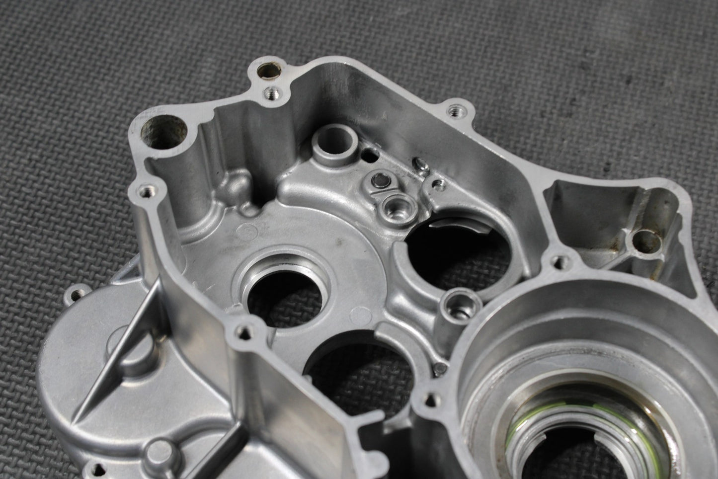 2012 KAWASAKI 08 - 13 KX85 OEM LEFT RIGHT ENGINE MOTOR CRANKCASE CASES BLOCK - hggarage