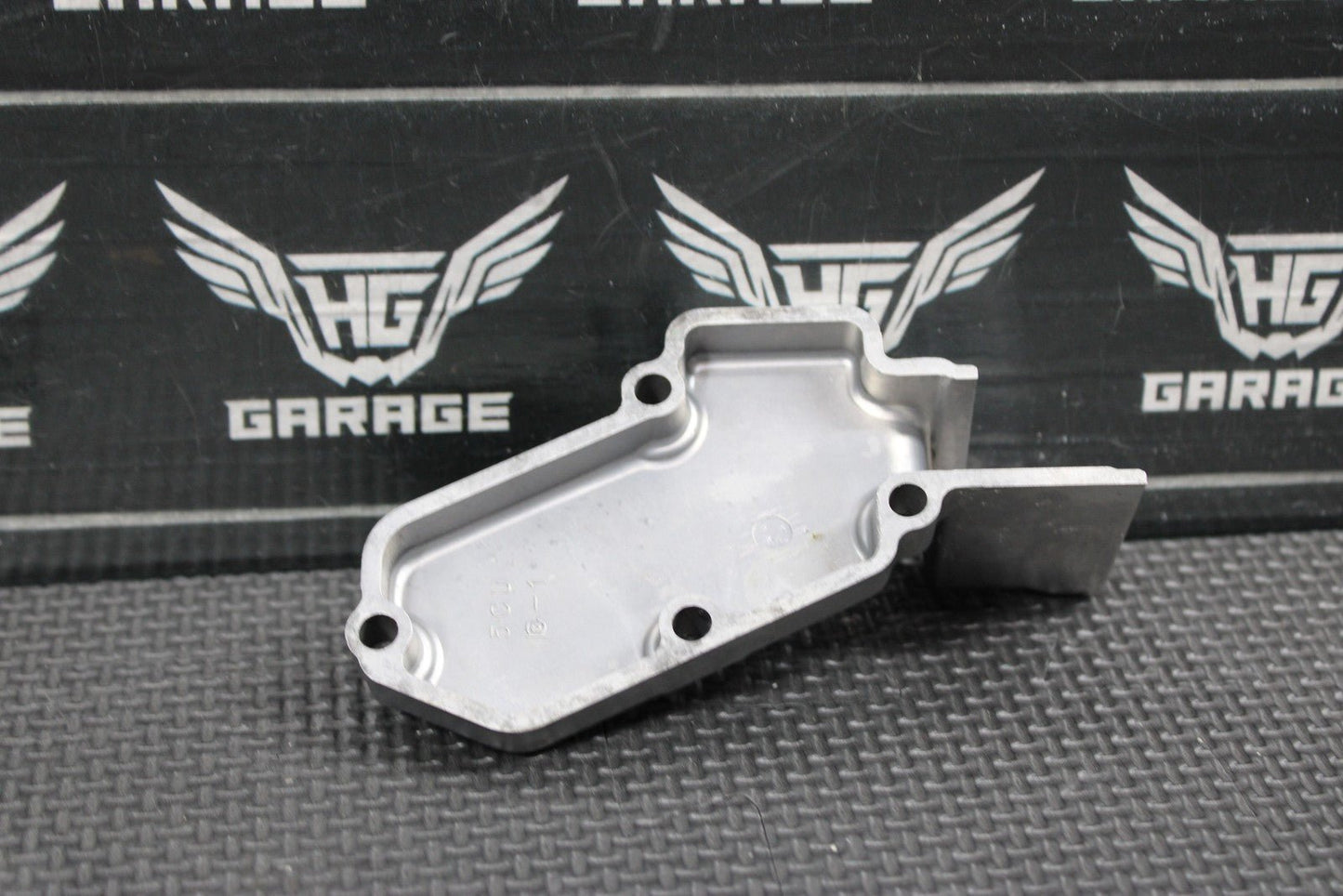 2001 YAMAHA YZ250 99 - 22 OEM ENGINE POWERVALVE EXHUAST VALVE LINKAGE COVER - hggarage