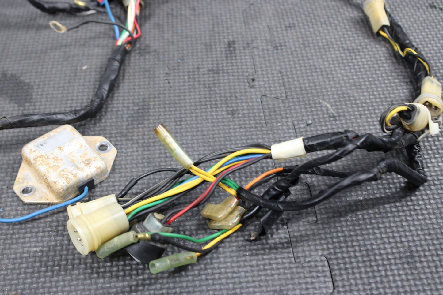 1991 YAMAHA BANSHEE 350 87 - 94 OEM MAIN ENGINE WIRING HARNESS CONNECTORS PLUGS - hggarage