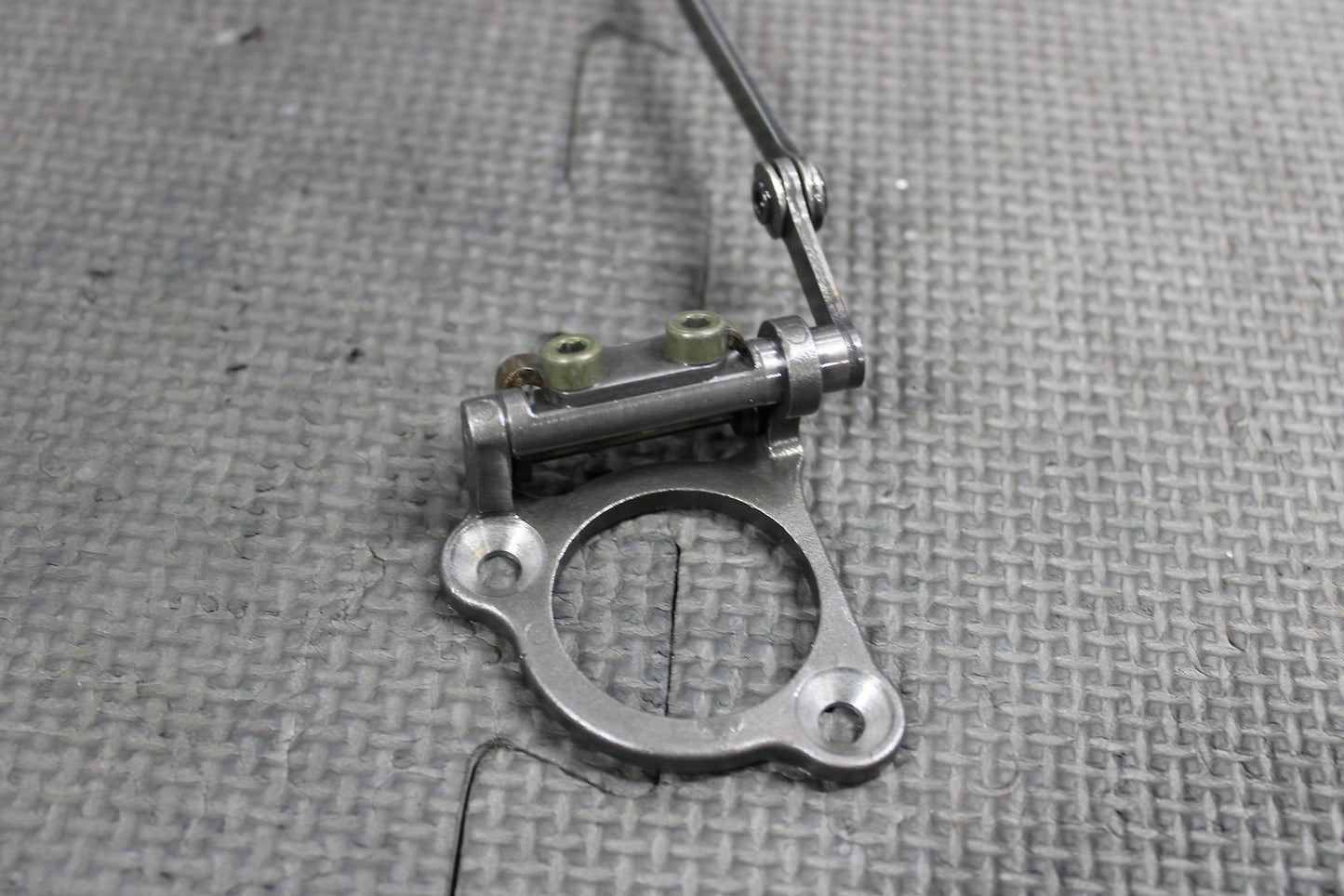 2004 Suzuki 01 - 06 RM250 OEM Engine Powervalve Exhuast Valve Linkage Governor - hggarage