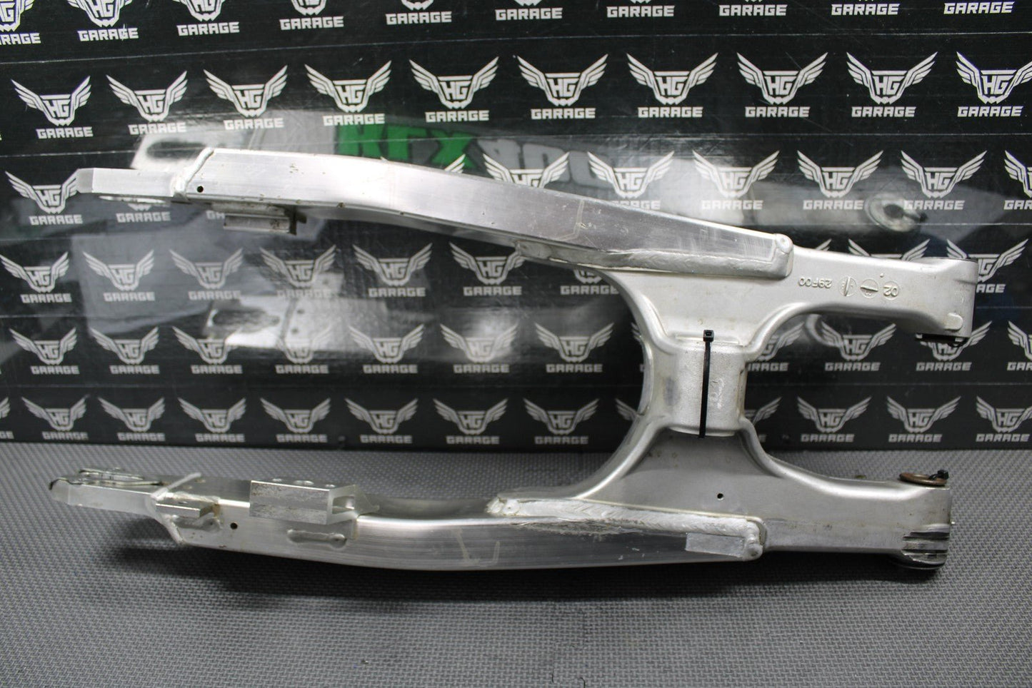 2003 KAWASAKI KLX400SR OEM SWINGARM SWING ARM SUSPENSION 33001 - S008 - hggarage