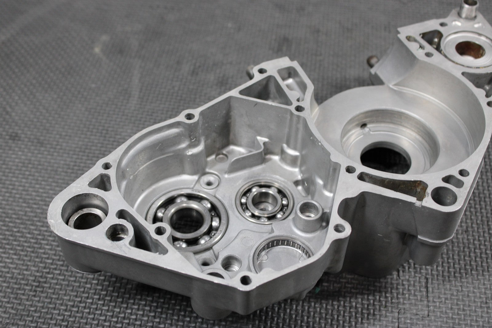 1996 SUZUKI RM250 OEM LEFT RIGHT ENGINE CRANKCASE CRANK CASES BLOCK READ DESC! - hggarage