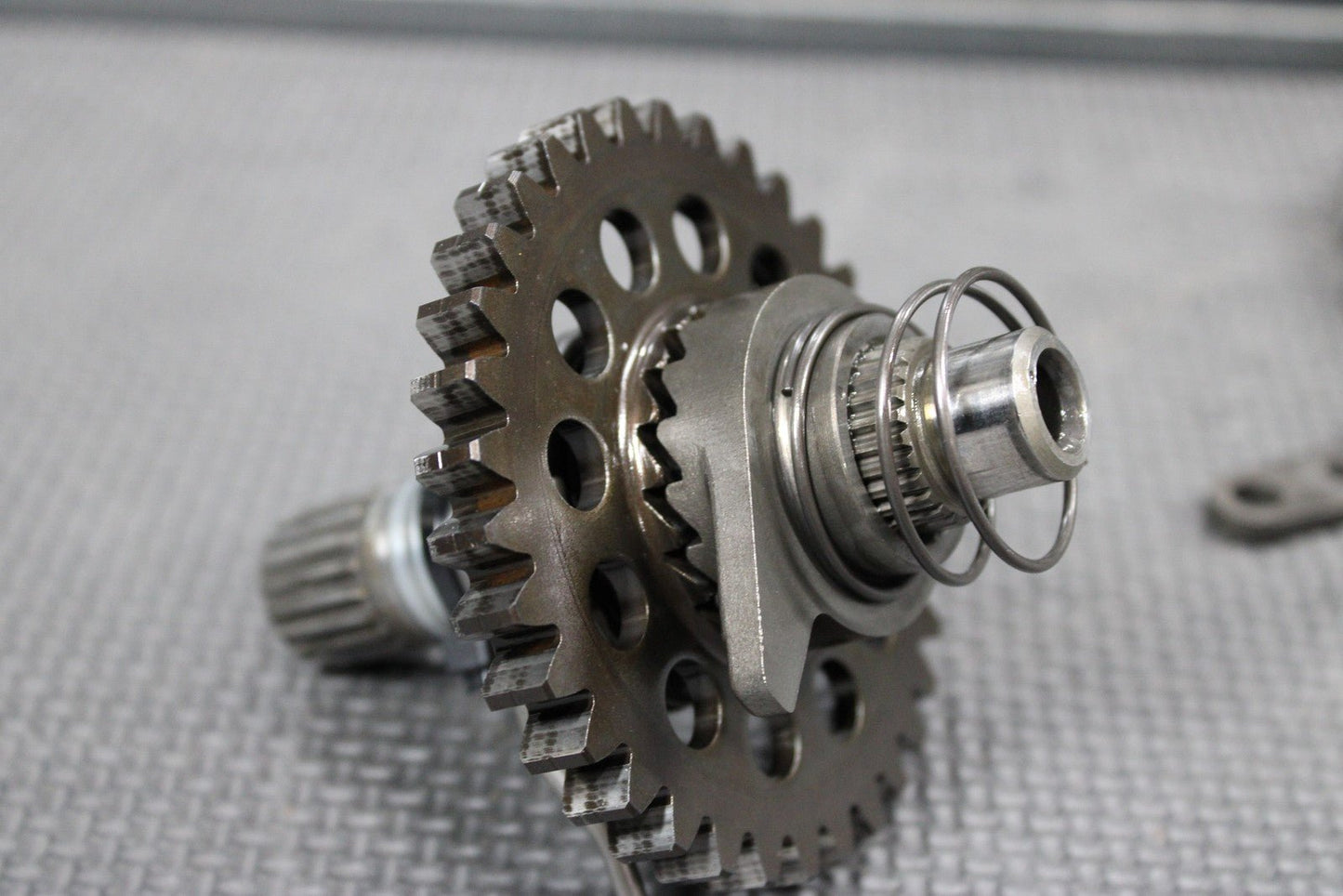 2007 04 - 08 HONDA CRF450R OEM KICKSTART KICK START SHAFT W IDLER GEAR ASSEMBLY - hggarage