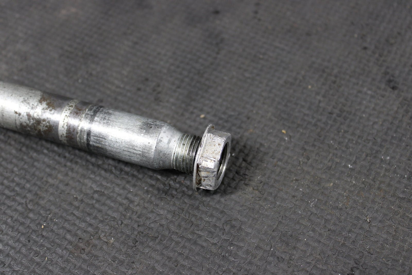 2007 YAMAHA YZ450F OEM FRONT REAR AXLE BACK WHEEL RIM SWINGARM PIVOT BOLT AXLES - hggarage