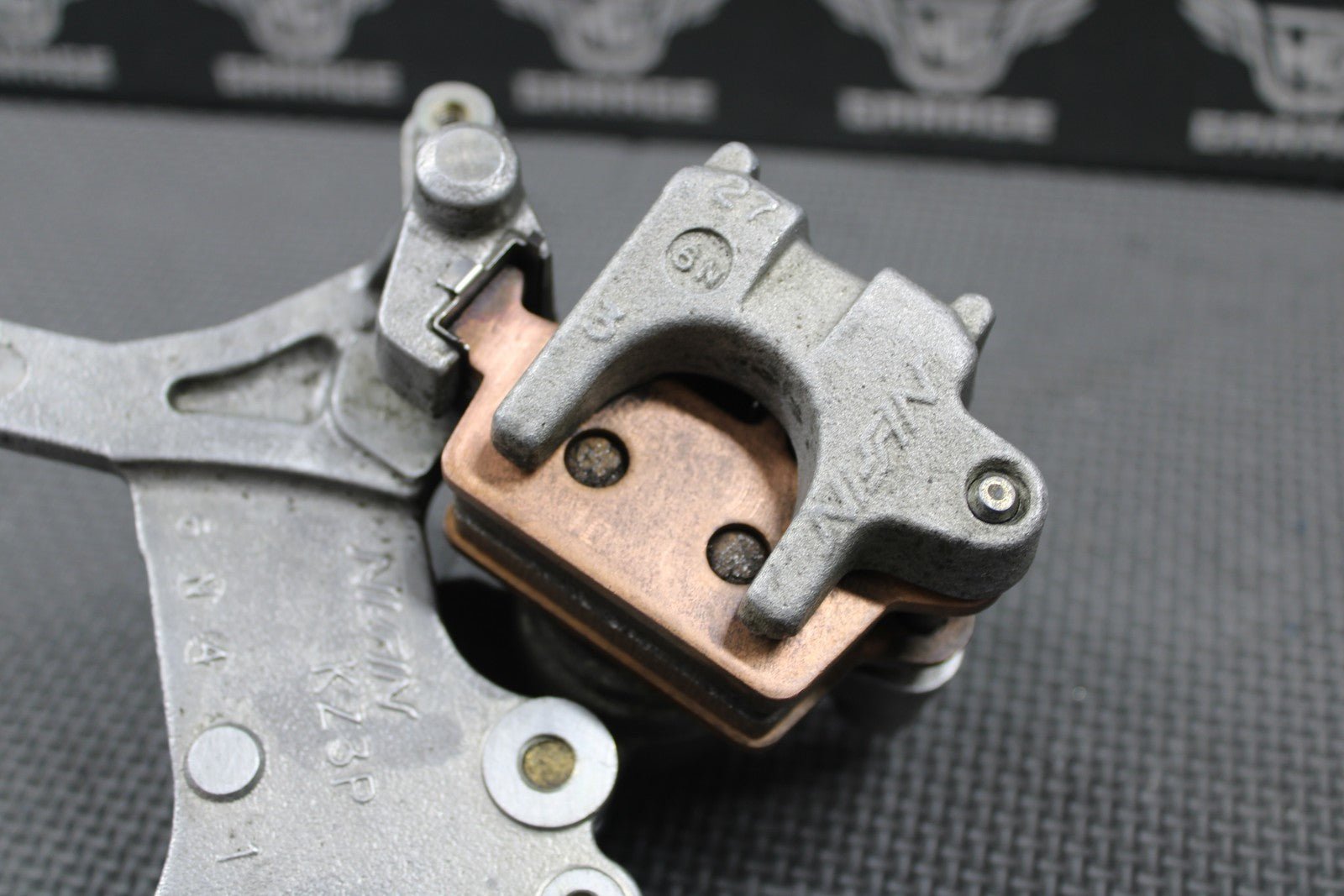 1997 HONDA 97 - 99 CR250R OEM NISSIN REAR BACK BRAKE CALIPER 43150 - KZ3 - B01 NICE! - hggarage