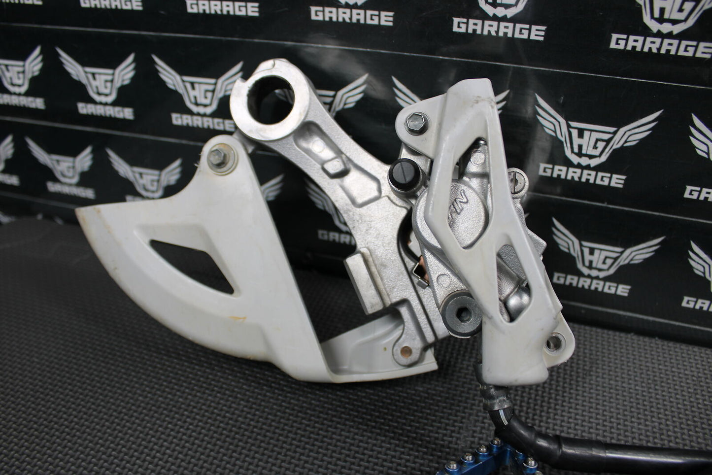 2009 YAMAHA YZ450F OEM NISSIN REAR BACK BRAKE CALIPER MASTER CYLINDER LEVER