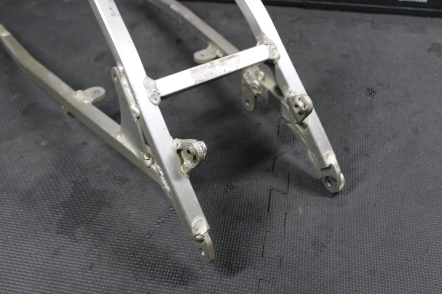 1999 SUZUKI 96 - 00 RM125 RM250 OEM REAR BACK SUB FRAME SUBFRAME 41200 - 36E00 - hggarage
