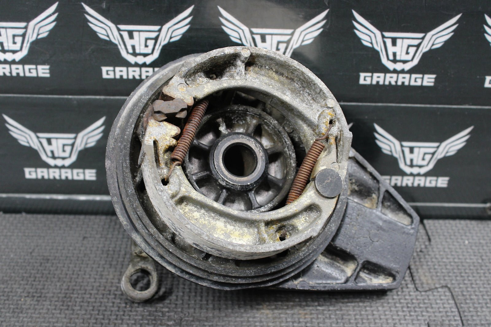 2002 Honda XR200R 93 - 02 OEM Rear Back Brake Drum Assembly - hggarage