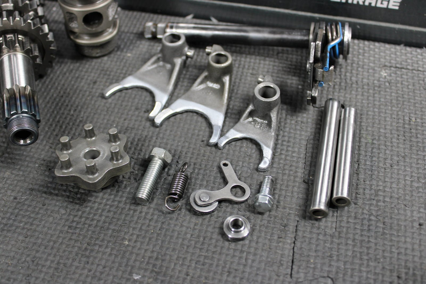 2015 KAWASAKI KX100 KX80 KX85 OEM ENGINE TRANSMISSION TRANNY ASSEMBLY GEARS - hggarage