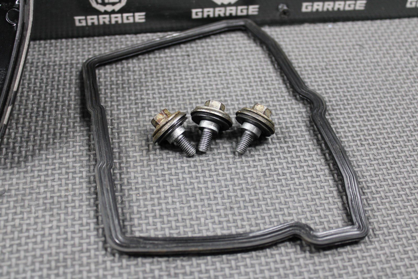 2010 06 - 13 KTM 250 XCF - W OEM ENGINE MOTOR CYLINDER HEAD VALVE COVER 77036052100 - hggarage