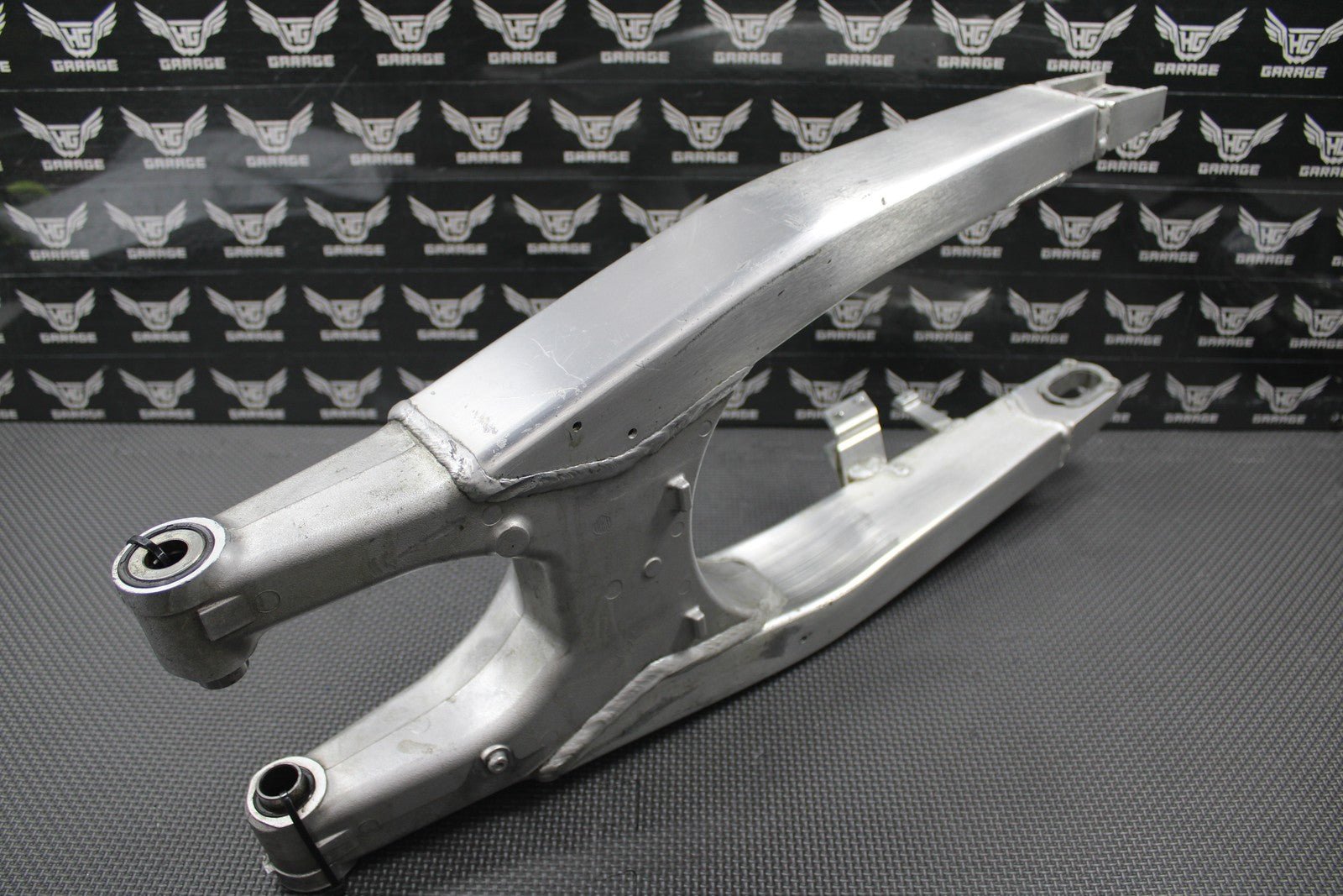 2005 05 - 07 HONDA CR125R OEM SWINGARM SWING ARM SUSPENSION 52200 - KSR - 710 - hggarage