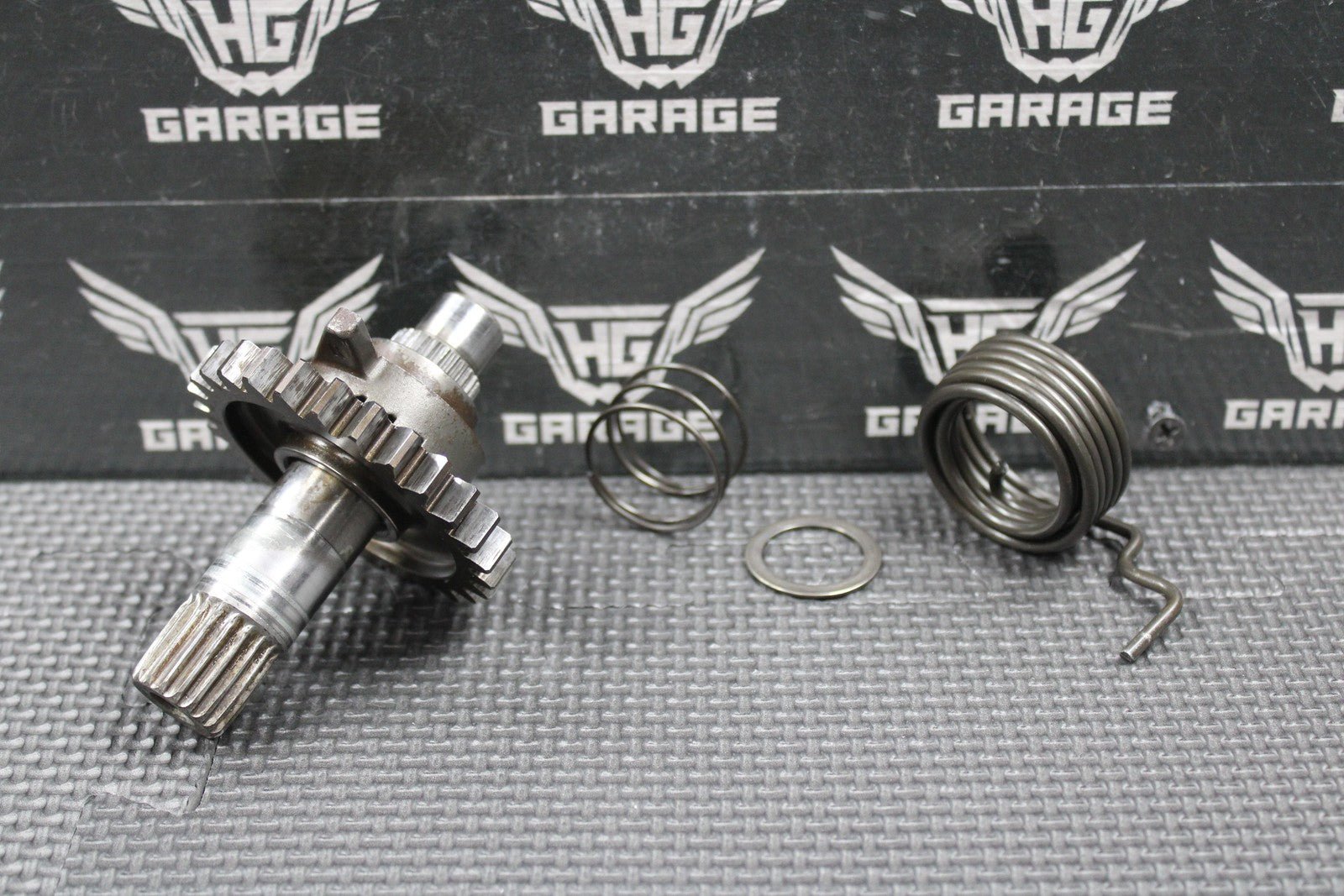 2001 HONDA CR250R OEM KICKSTART KICK STARTER SHAFT GEAR RATCHET 28221 - KZ3 - A10 - hggarage