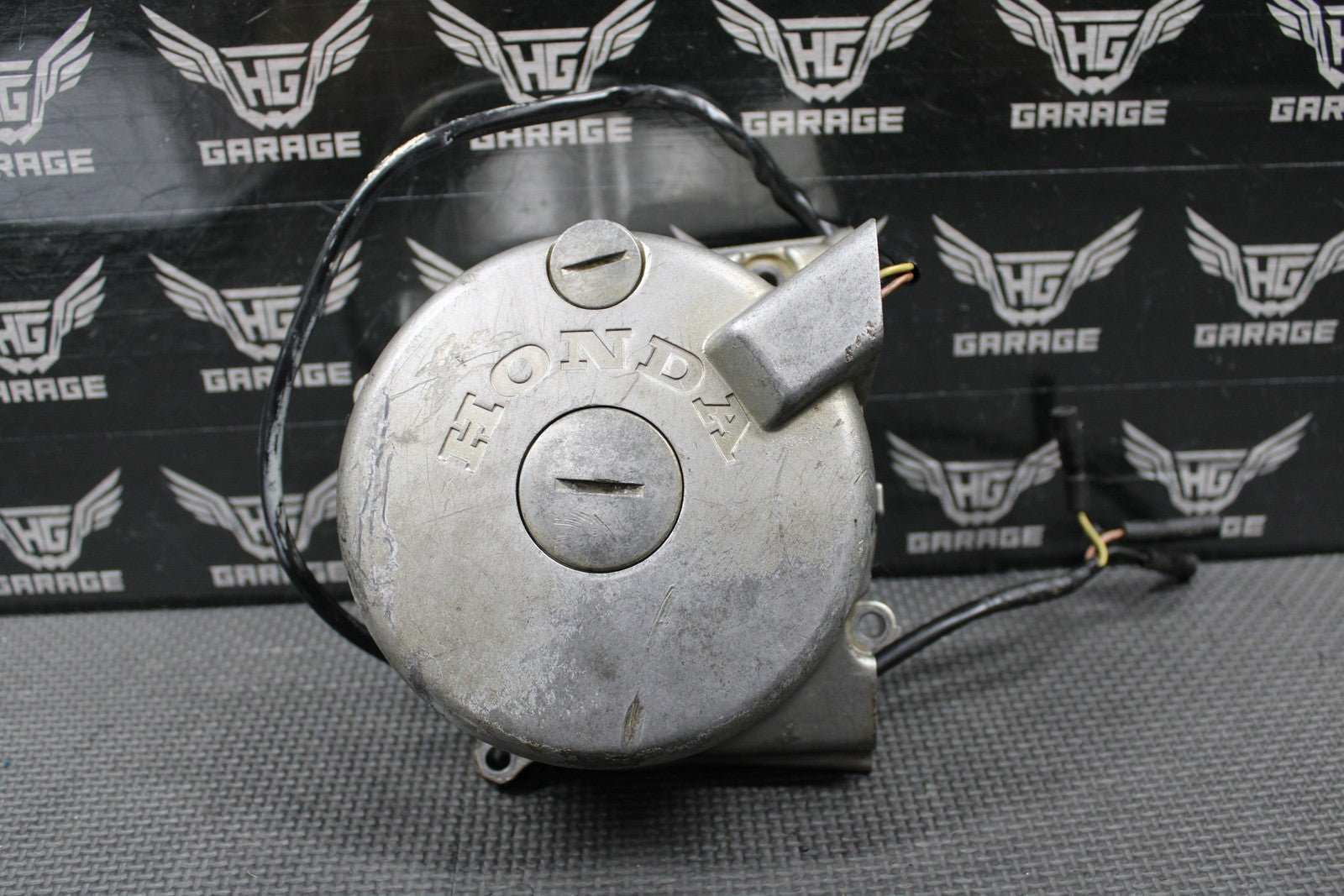 1999 HONDA XR200R 90 - 02 OEM STATOR MAGNETO ALTERNATOR & CASE COVER 31120 - KT0 - 831 - hggarage