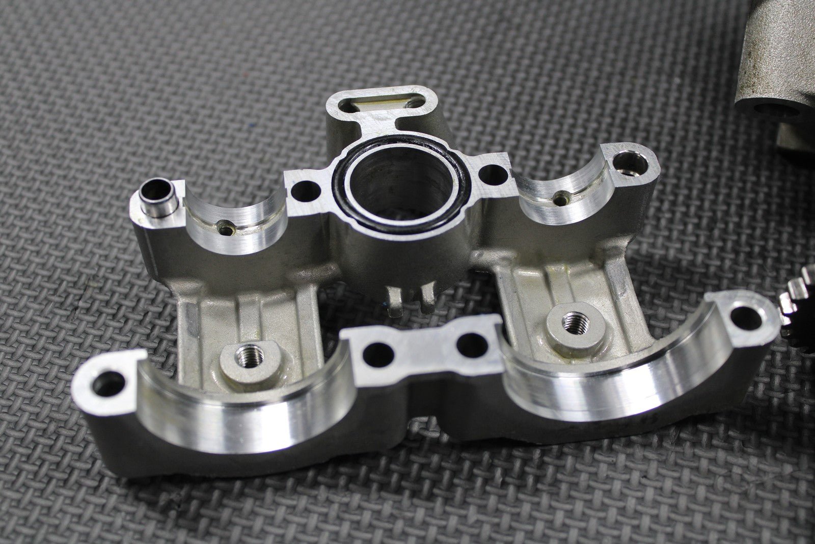 2020 SUZUKI 19 - 25 RMZ250 OEM CYLINDER HEAD VALVES CAMSHAFT CAMS 11100 - 46K00 MINT - hggarage