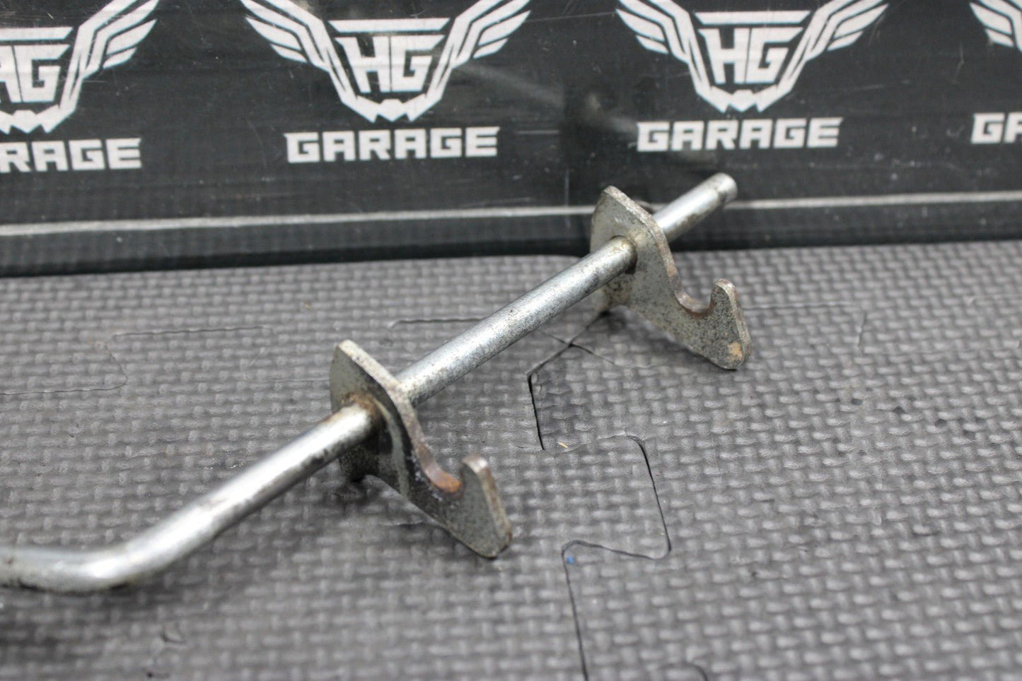 1997 YAMAHA 92 - 00 RT100 OEM SEAT SADDLE LATCH BRACKETLEVER 3UL - 24775 - 00 - 00 - hggarage