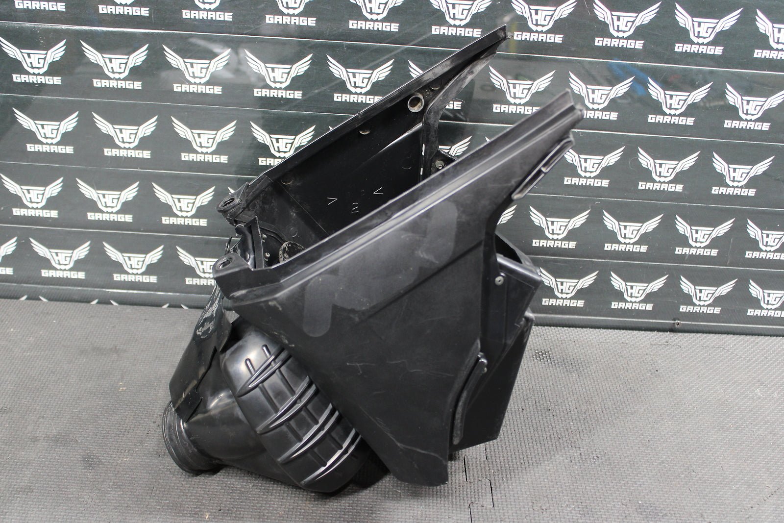 2007 YAMAHA YZ450F AIR CLEANER AIRBOX FILTER BOX INTAKE 2S2 - 14401 - 70 - 00 - hggarage