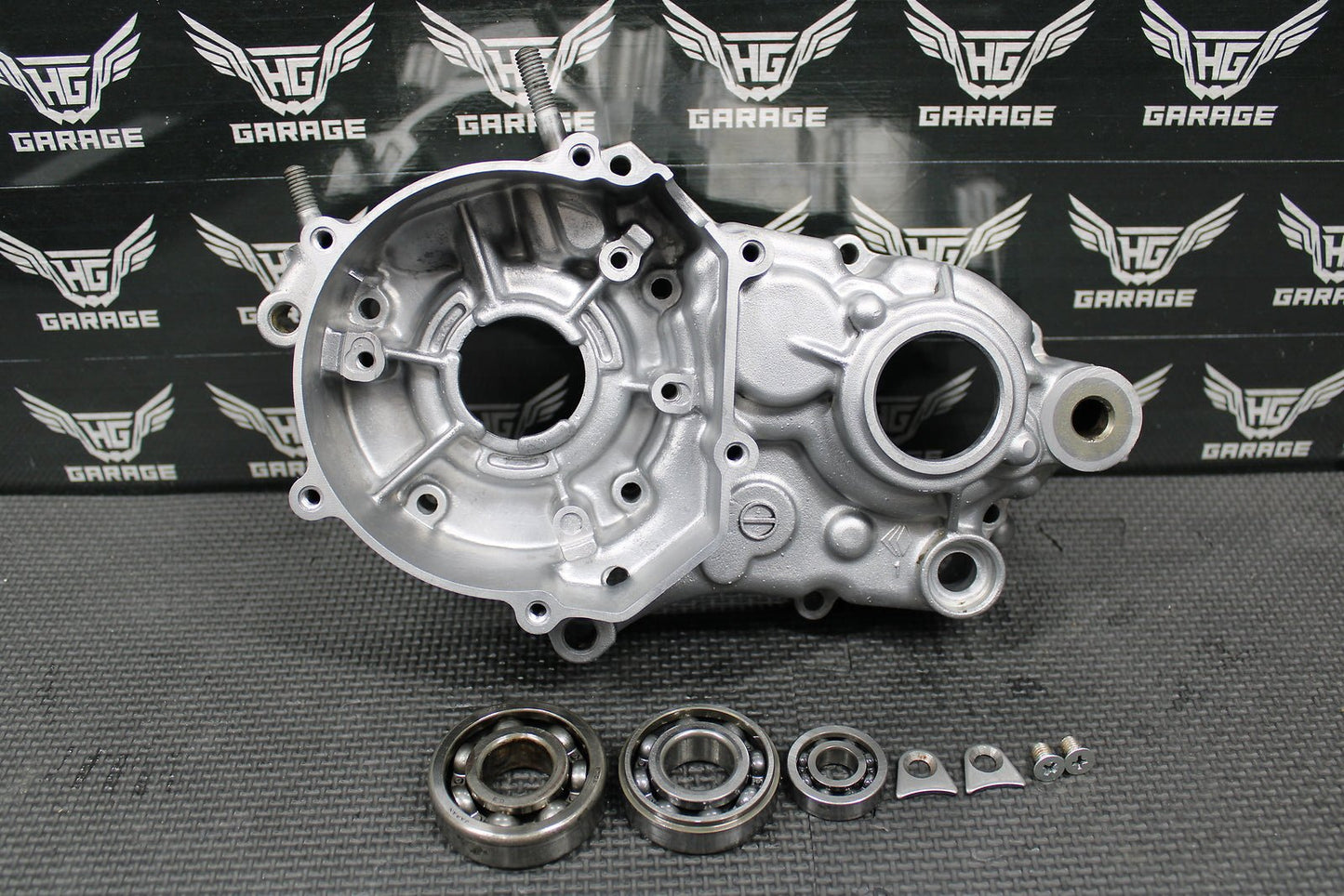 2008 KAWASAKI 08 - 22 KX85 LEFT ENGINE MOTOR CRANKCASE CRANK CASE HALF 14001 - 0737 - hggarage