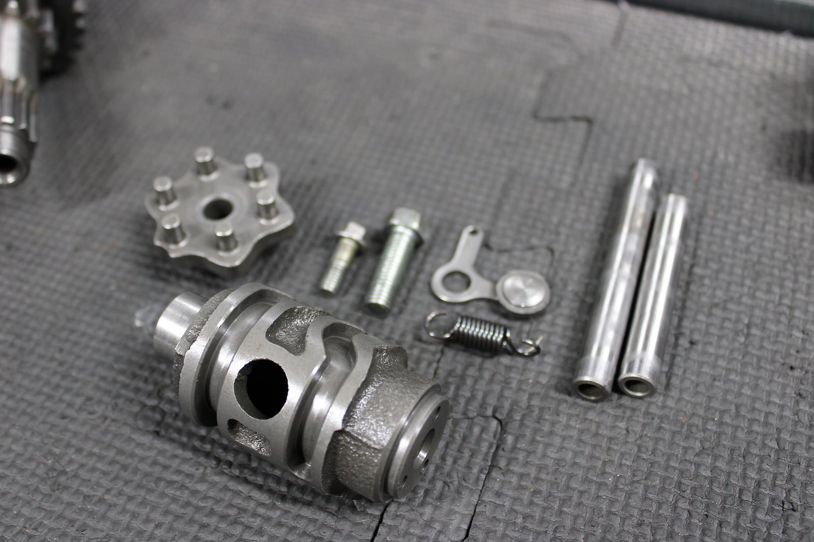 2005 KAWASAKI KX100 KX80 KX85 OEM ENGINE TRANSMISSION TRANNY ASSEMBLY GEARS - hggarage