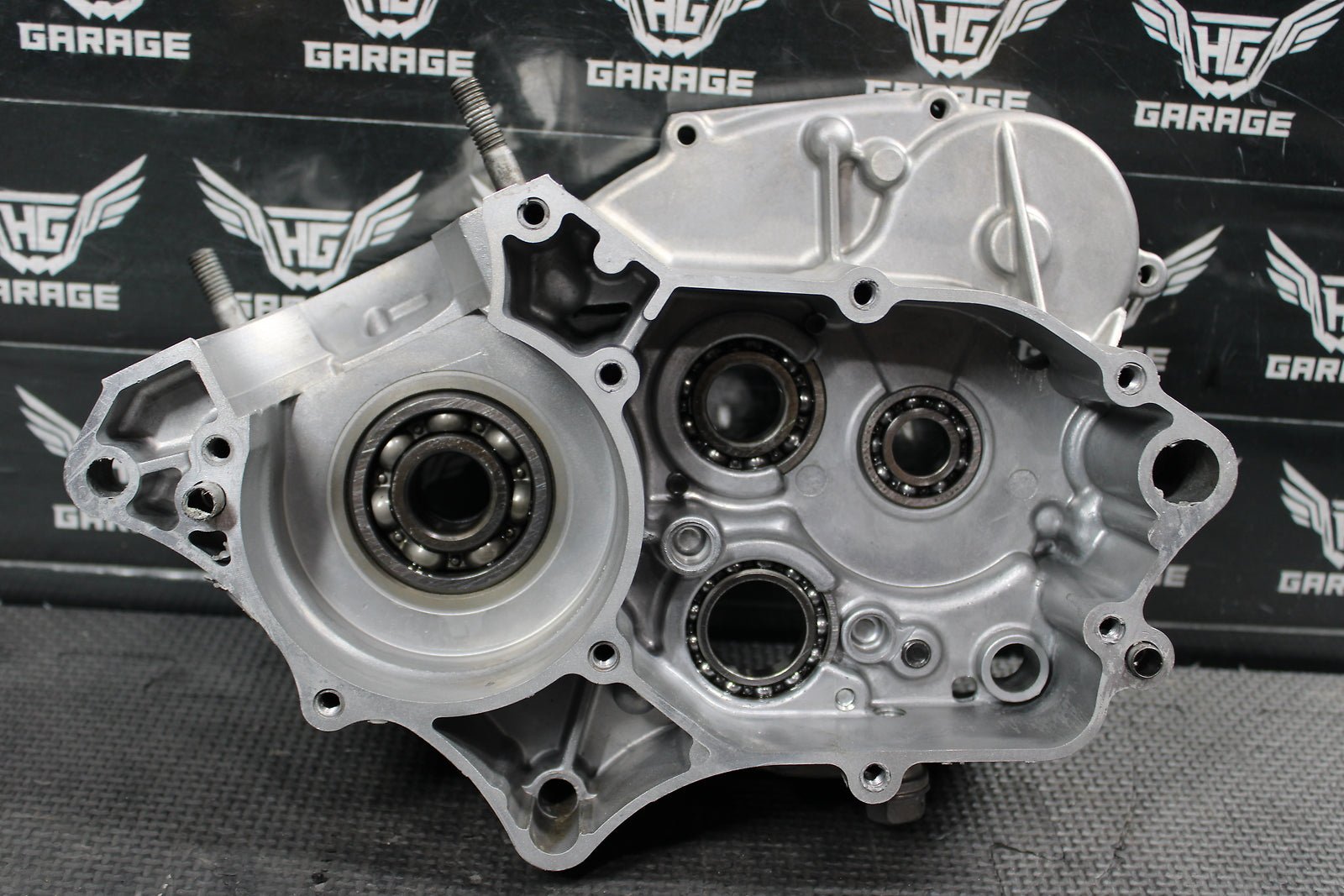2019 KAWASAKI KX100 KX85 OEM LEFT RIGHT ENGINE CRANKCASE BLOCK ASSEMBLY - hggarage