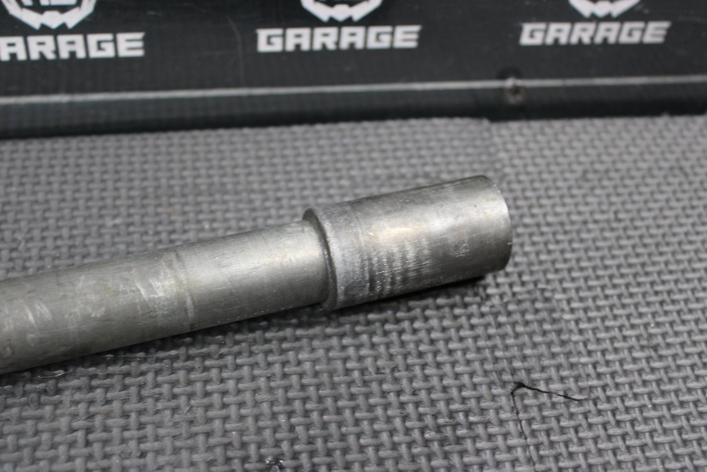 2000 YAMAHA YZ250 OEM FRONT WHEEL RIM AXLE PIVOT BOLT 5BE - 25181 - 00 - 00 - hggarage