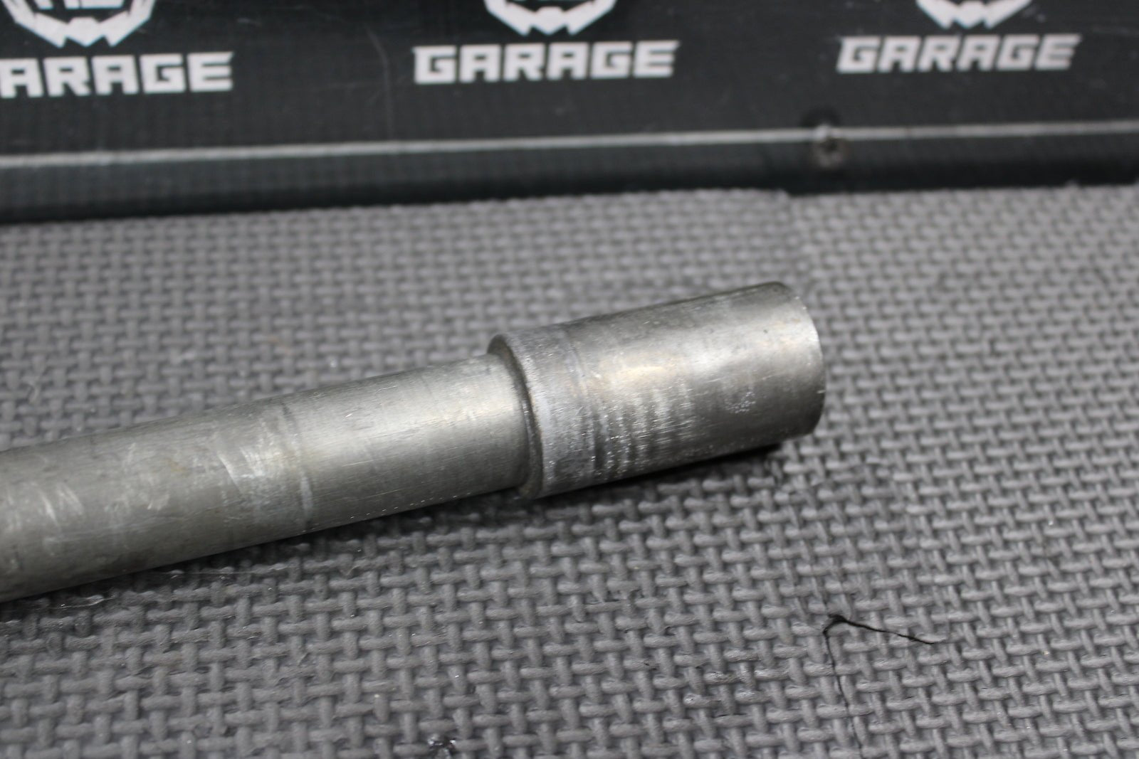 2000 YAMAHA YZ250 OEM FRONT WHEEL RIM AXLE PIVOT BOLT 5BE - 25181 - 00 - 00 - hggarage