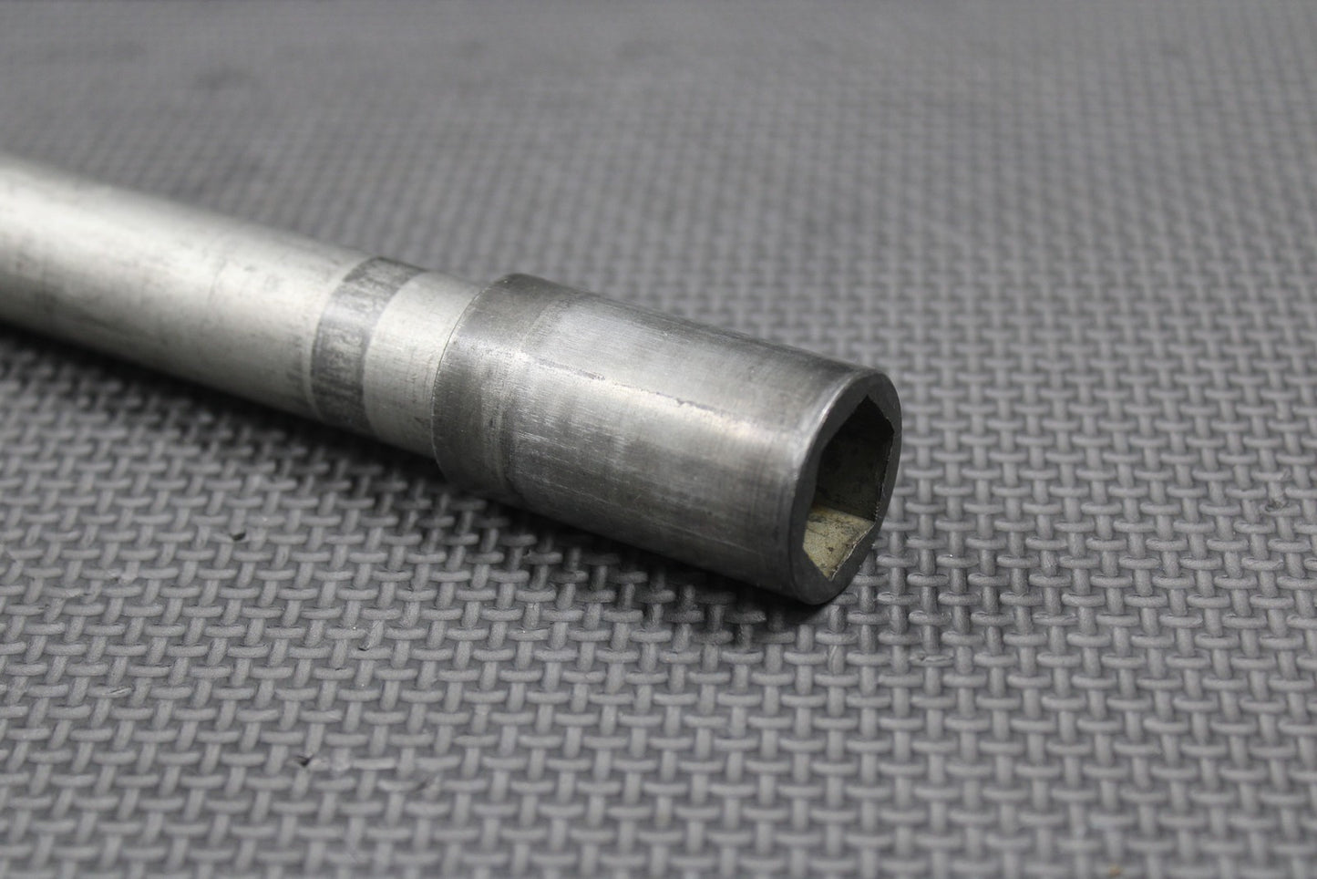2020 YAMAHA YZ250F OEM FRONT WHEEL RIM AXLE PIVOT BOLT SHAFT 1SL - 25181 - 00 - 00 - hggarage