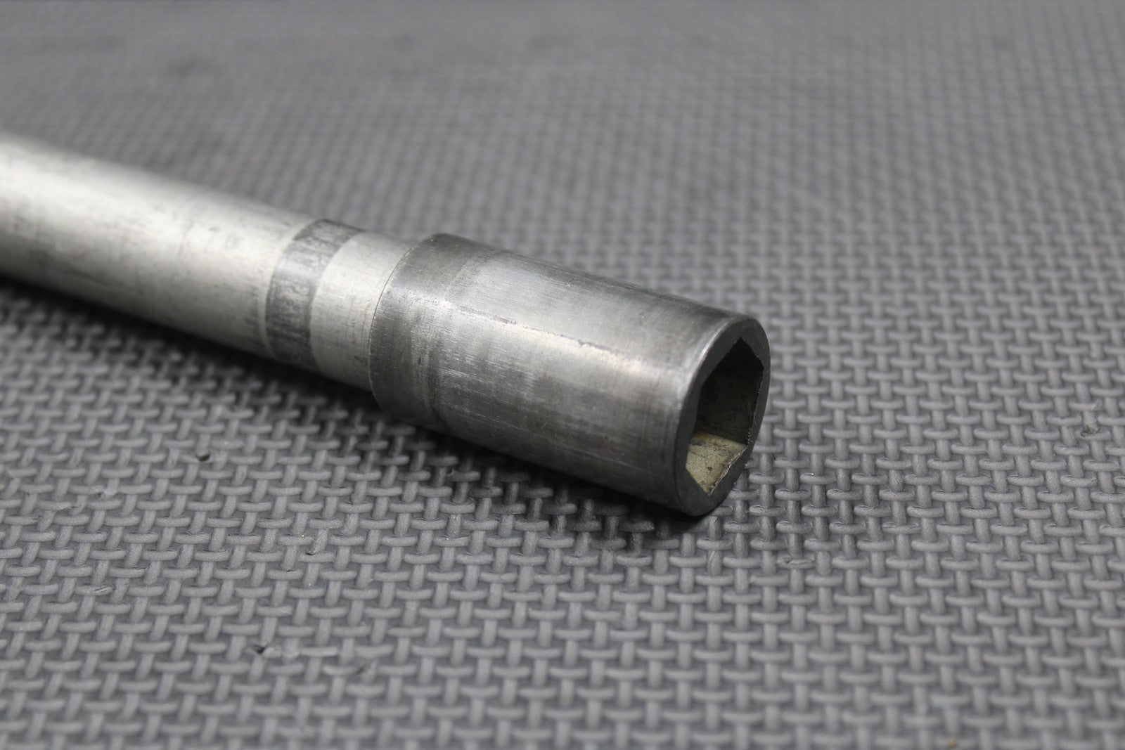2020 YAMAHA YZ250F OEM FRONT WHEEL RIM AXLE PIVOT BOLT SHAFT 1SL - 25181 - 00 - 00 - hggarage