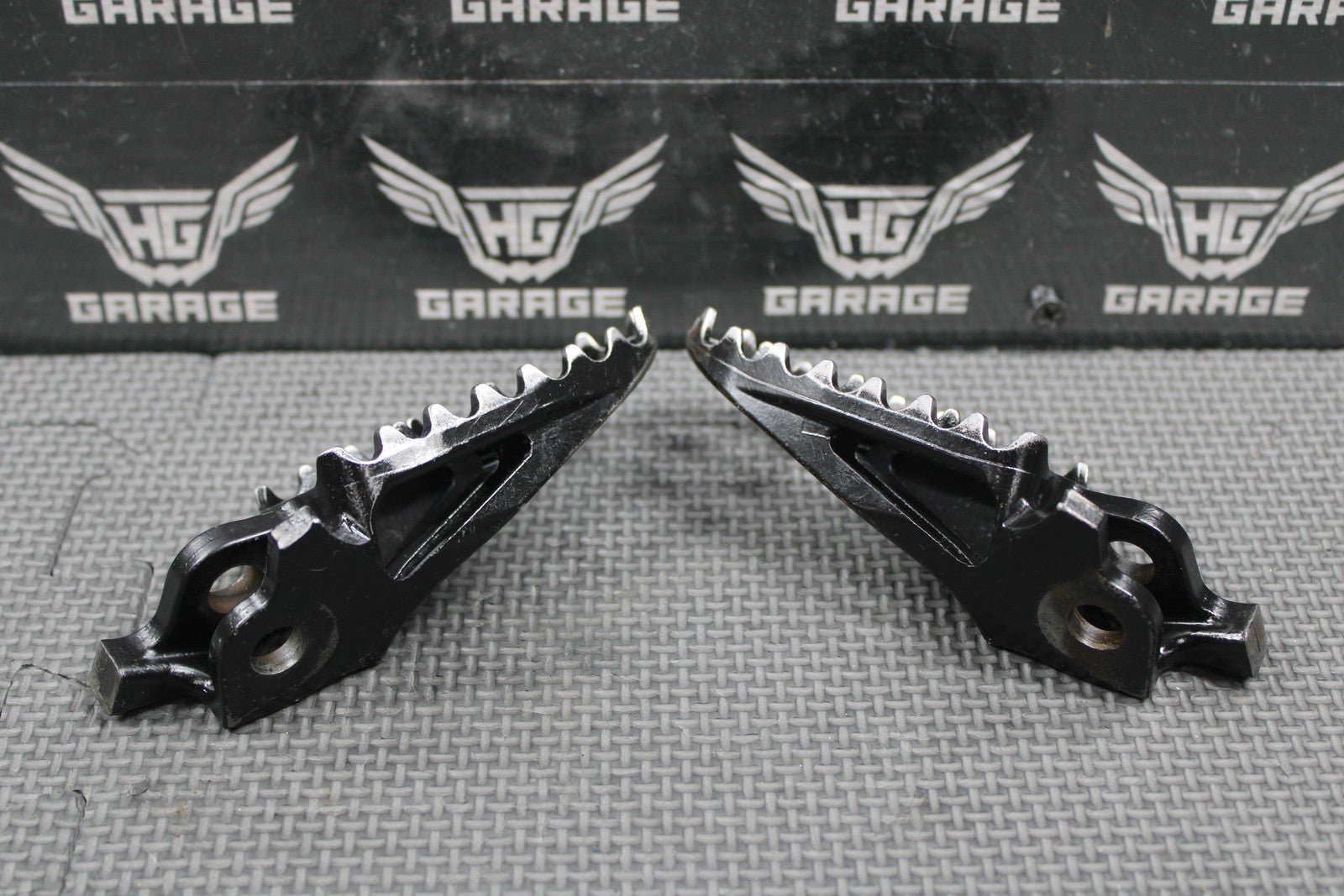 2006 HONDA CRF450X CR125 CR250R OEM RIGHT LEFT FOOT REST PEGS PEDALS FOOTPEGS - hggarage