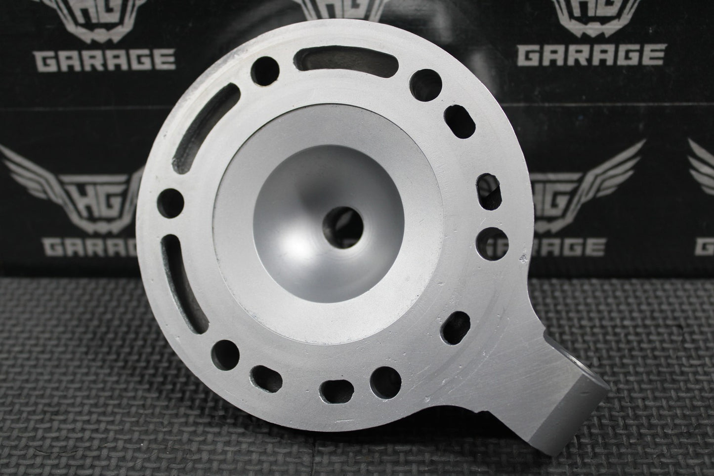 1999 SUZUKI RM250 MODEL X OEM CYLINDER HEAD COVER CAP DOME 11111 - 37E30 NICE! - hggarage