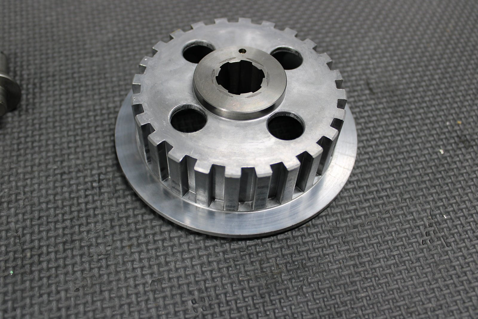 1998 HONDA XR200R OEM COMPLETE CLUTCH W PLATES BASKET HUB 22100 - 437 - 020 22121 - KC - hggarage