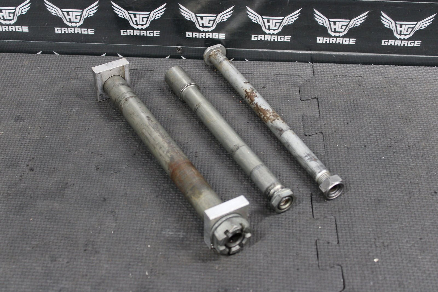 2011 KAWASAKI KX250F OEM FRONT REAR AXLE BACK WHEEL RIM SWINGARM PIVOT BOLT AXLE - hggarage