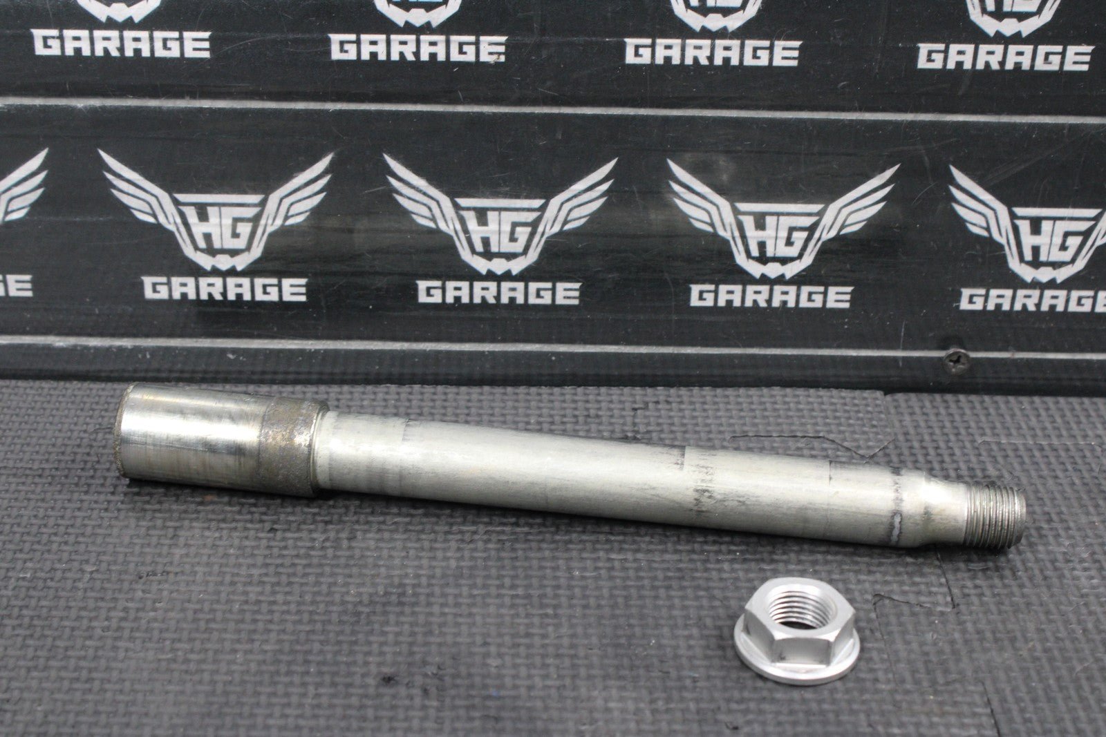 2018 HONDA04 - 22 CRF250R OEM FRONT WHEEL RIM AXLE PIVOT BOLT 44301 - MEN - 000 - hggarage