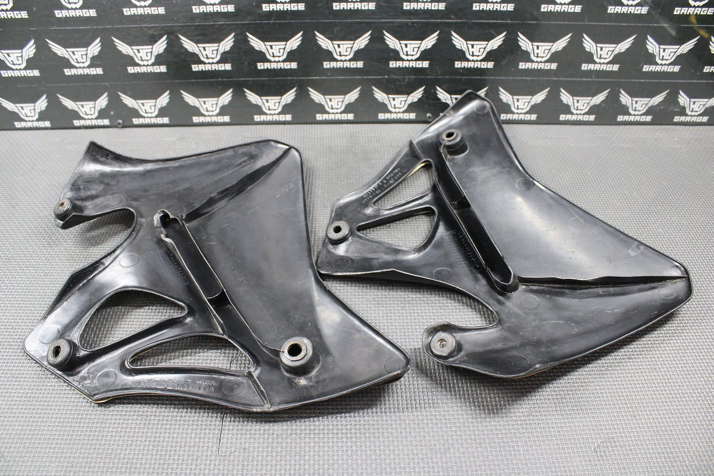 1996 HONDA CR125R CR250R OEM BLACK PLASTIC TANK RADIATOR SHROUDS LEFT RIGHT SET - hggarage
