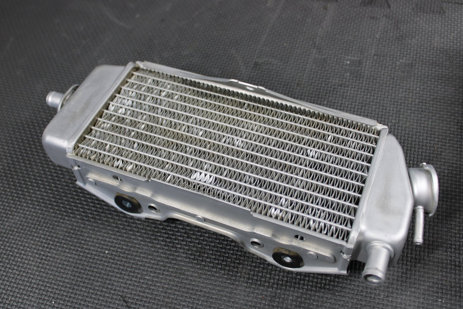 2004 KAWASAKI KX250F OEM ENGINE MOTOR COOLING COOLER RADIATOR MINT! 39061 - 0 - hggarage