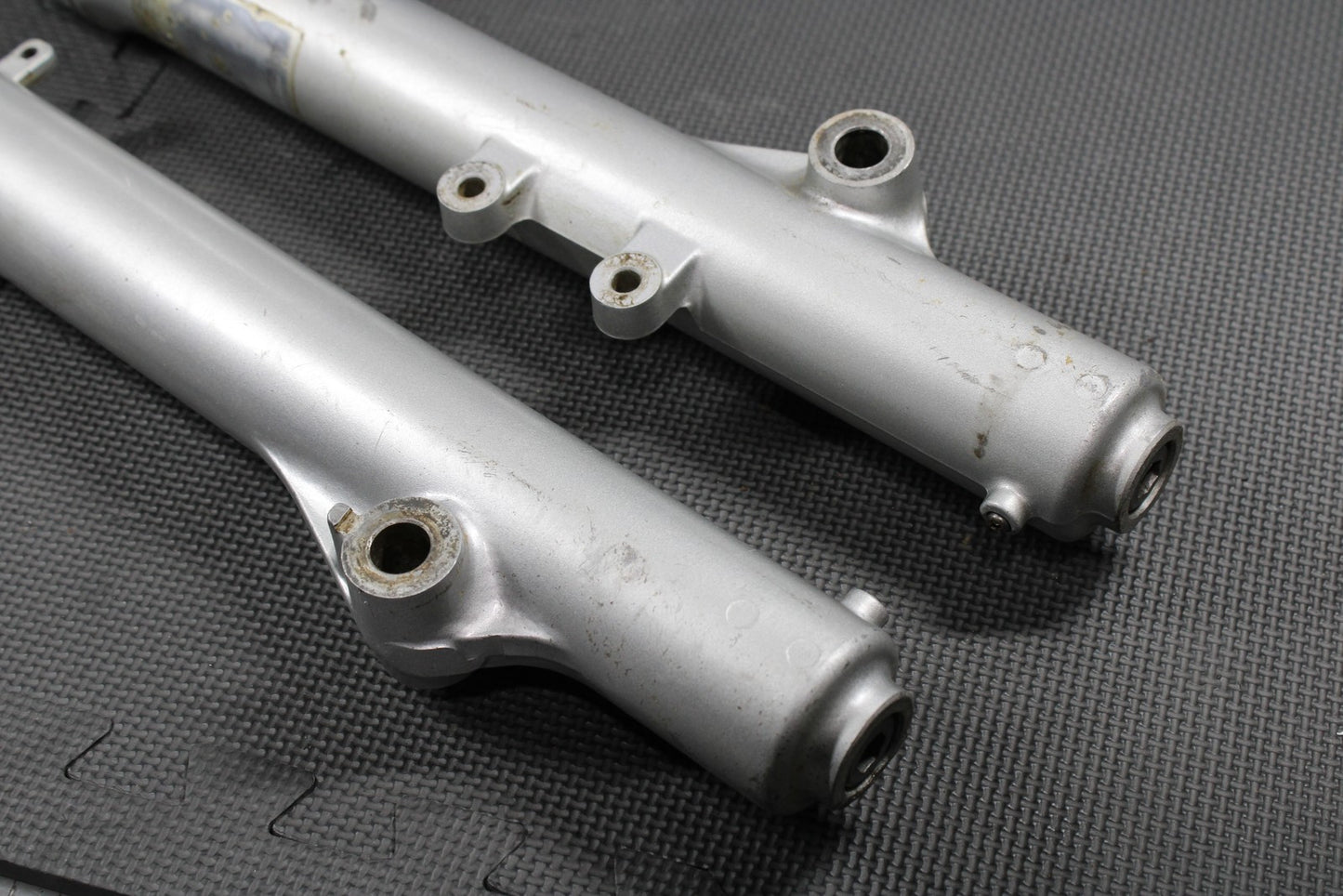 1986 KAWASAKI KDX200 OEM RIGHT LEFT FRONT SUSPENSION FORKS SHOCKS 44001 - 1601 - hggarage