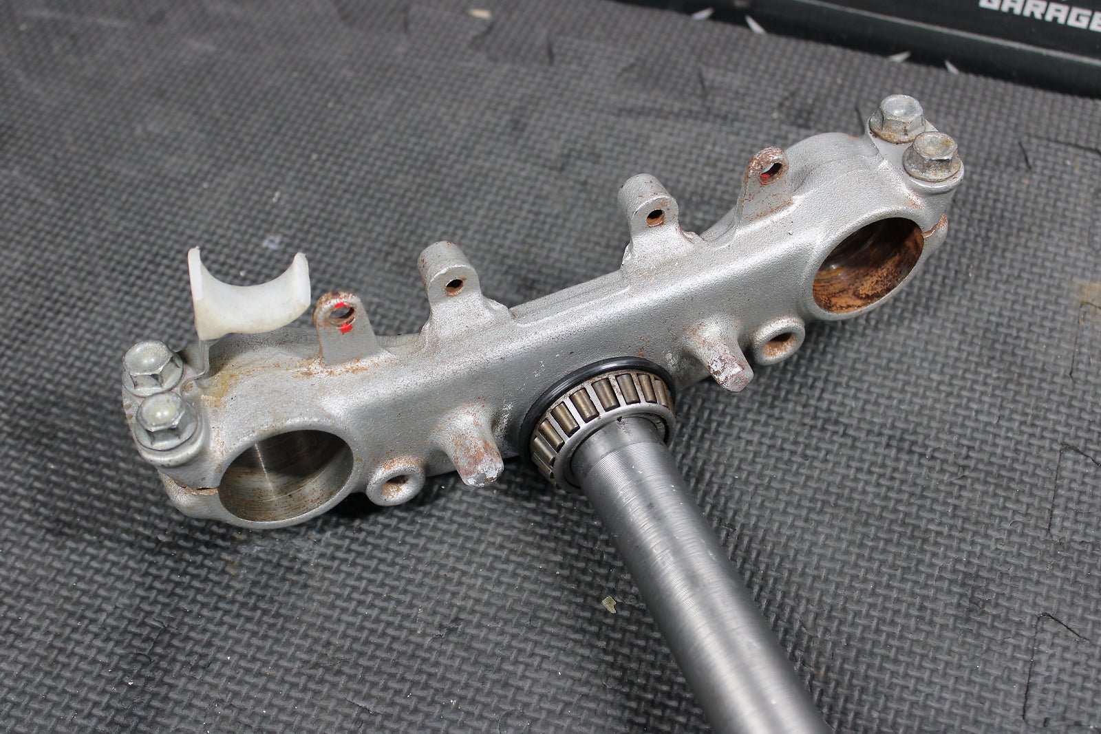 1998 HONDA XR200R 1990 1991 / 93 - 02 OEM FRONT FORKS LOWER UPPER TRIPLE TREE STEM - hggarage