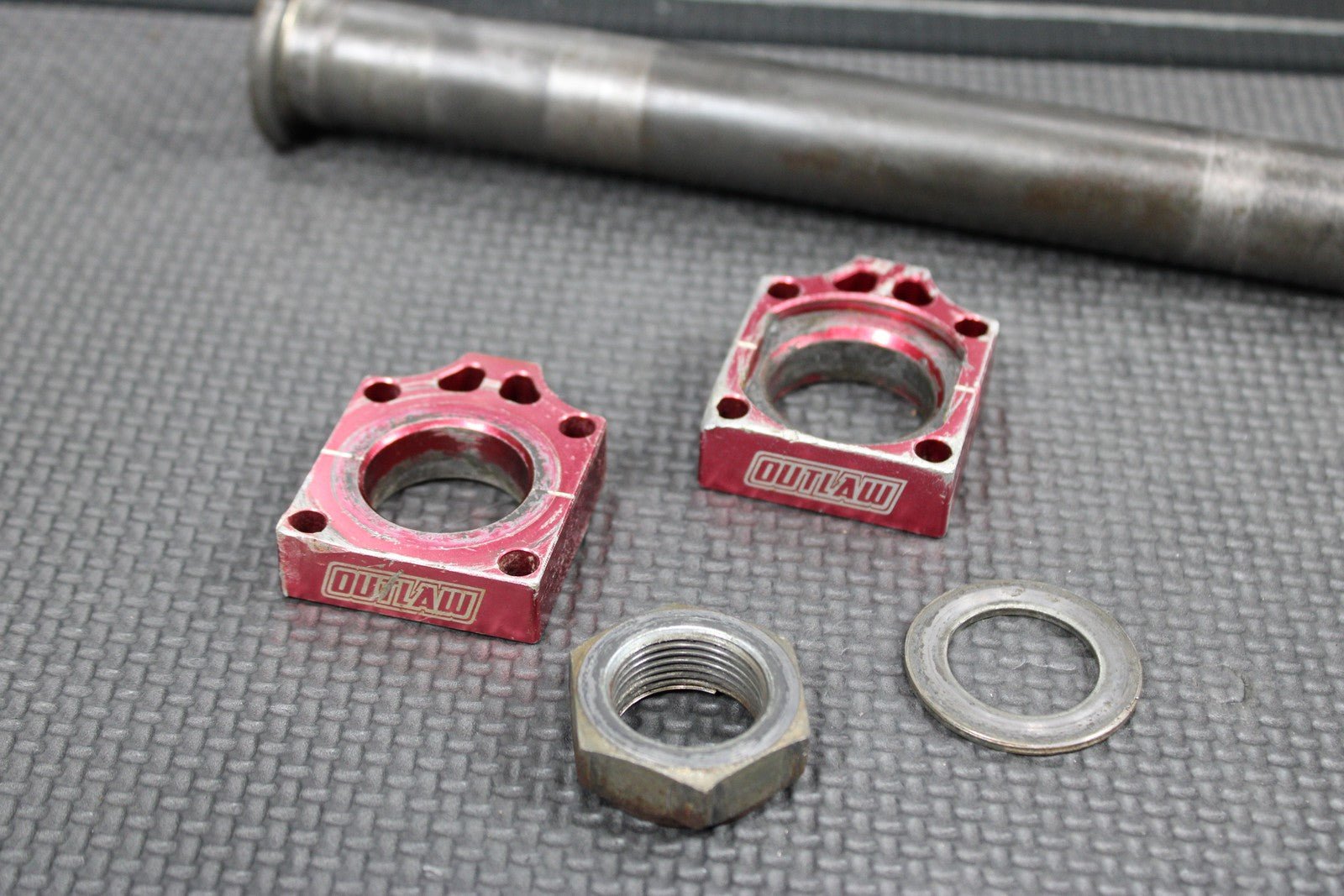 2007 HONDA CRF450R OEM REAR AXLE BACK WHEEL RIM PIVOT BOLT AXLE 42301 - KZ4 - J40 - hggarage