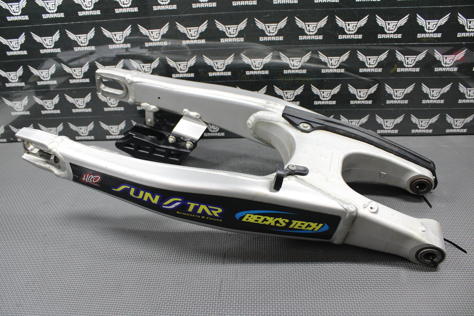 2018 18 - 20 SUZUKI RMZ450 OEM SWINGARM SWING ARM REAR SUSPENSION 61000 - 37K01 NICE - hggarage