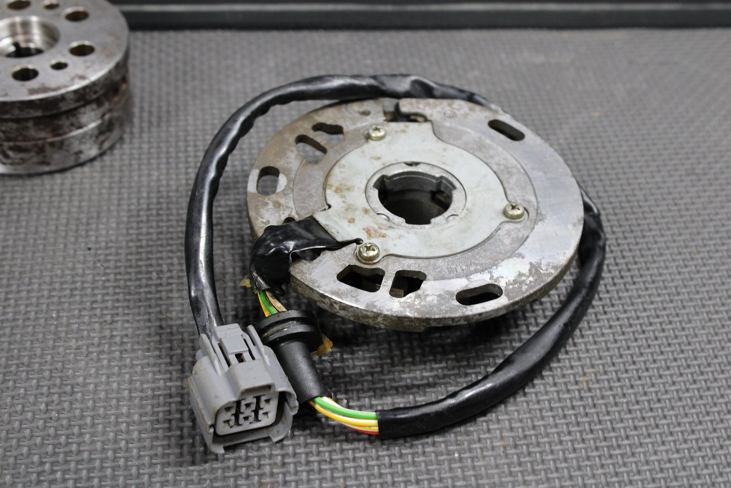 2001 KAWASAKI KX250 OEM STATOR MAGNETO ROTOR FLYWHEEL 21007 - 1383 - hggarage