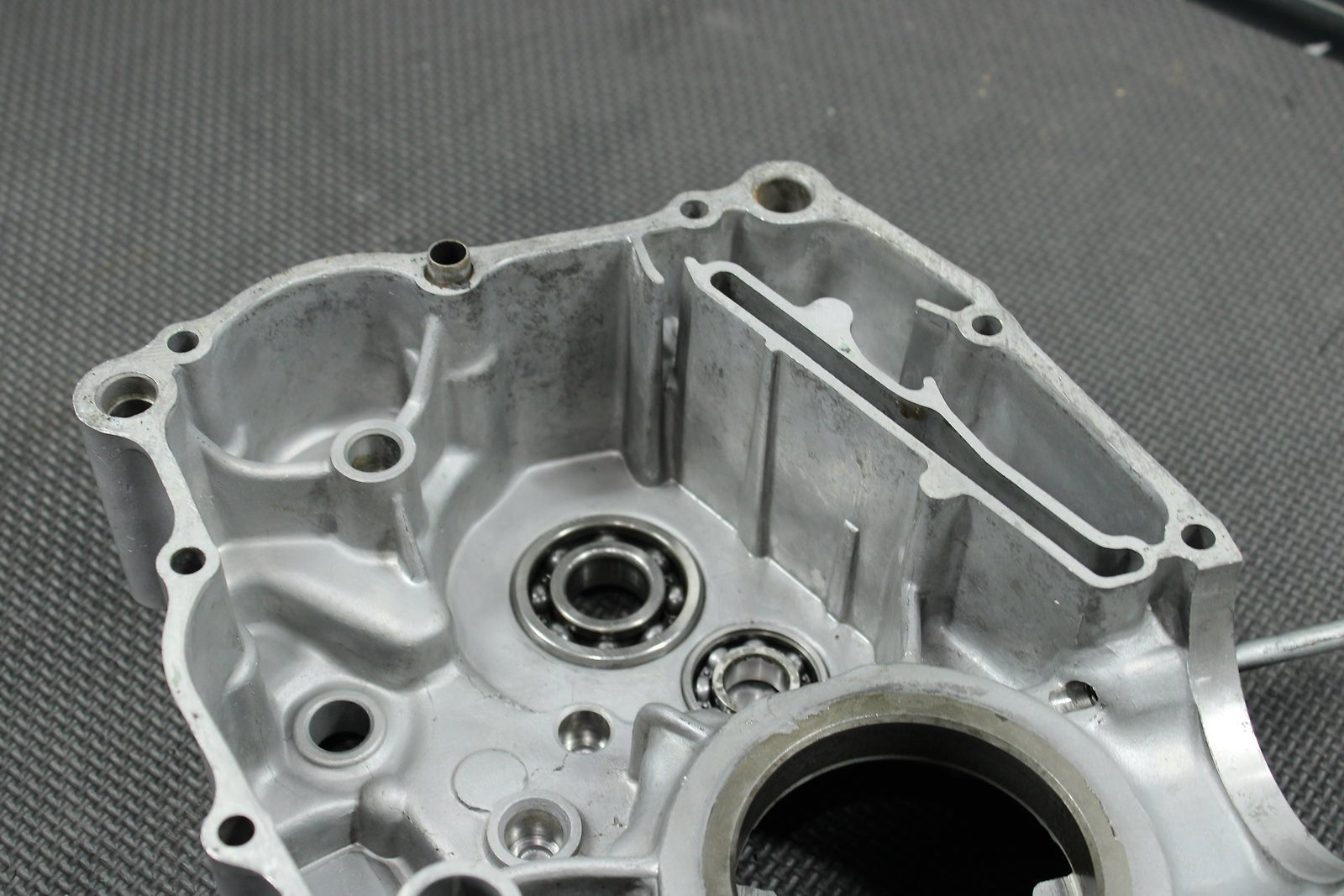 2002 Honda XR200R 93 - 02 OEM Left Engine Motor Crankcase Crank - hggarage