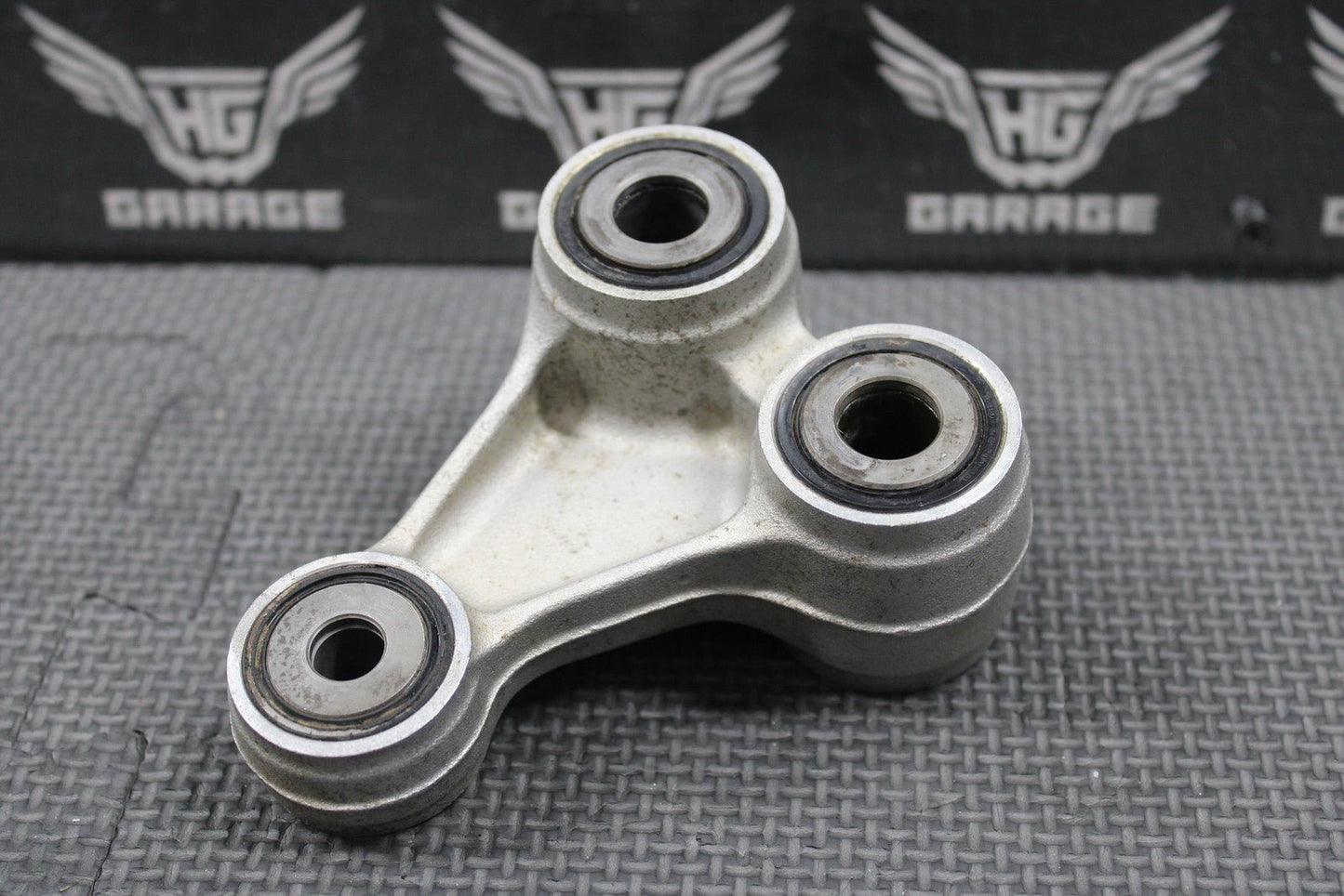 2020 SUZUKI 19 - 25 RMZ250 RMZ450 OEM REAR SHOCK LINKAGE LEVER ARM 62600 - 37880 - hggarage