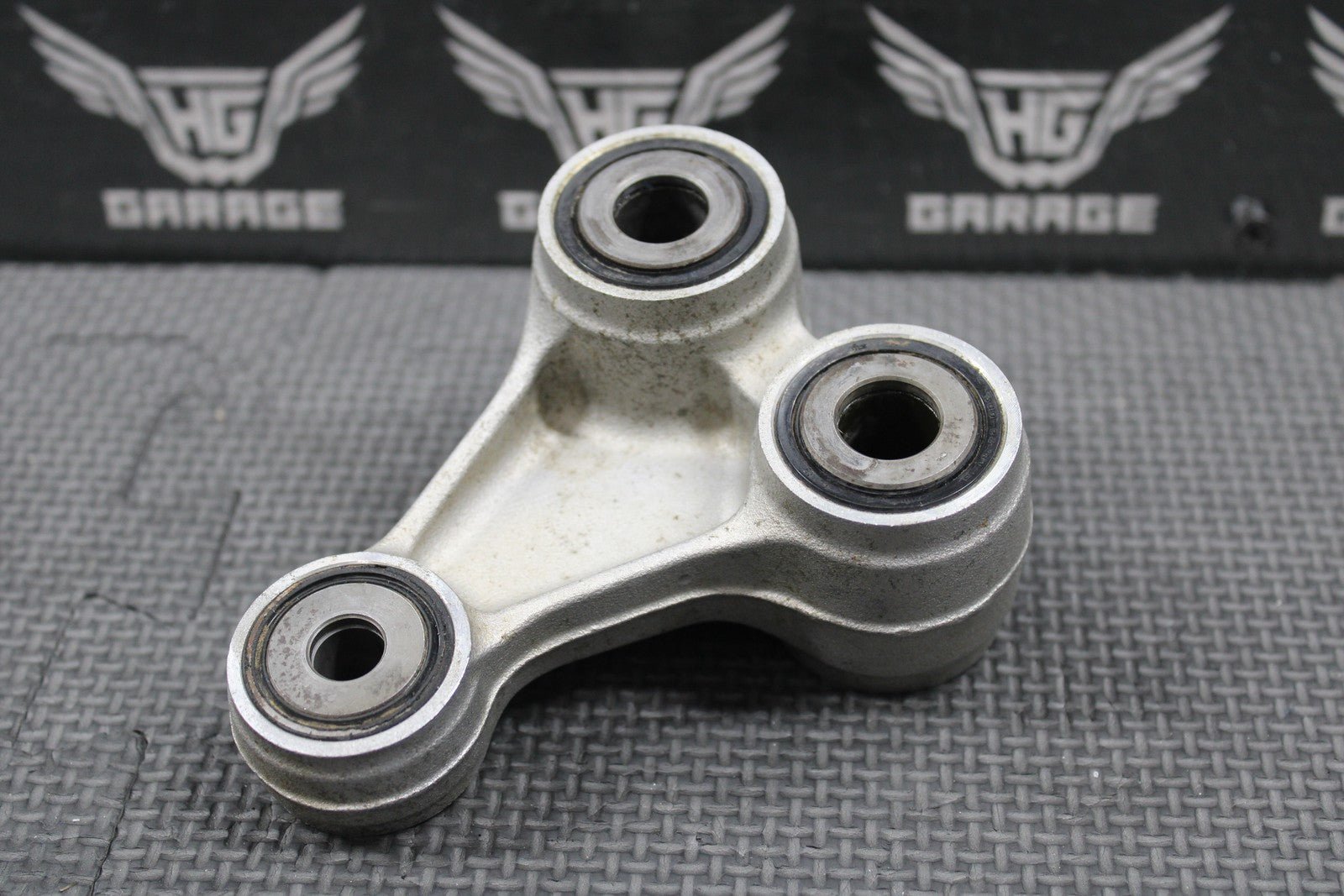 2020 SUZUKI 19 - 25 RMZ250 RMZ450 OEM REAR SHOCK LINKAGE LEVER ARM 62600 - 37880 - hggarage