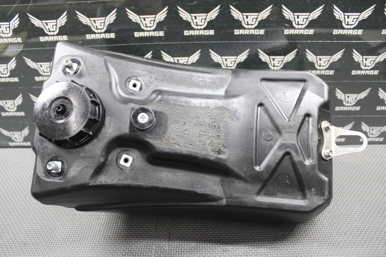 2020 YAMAHA 19 - 22 YZ250F YZ450F OEM GAS FUEL TANK CELL RESERVOIR BR9 - 24110 - 00 - 00 - hggarage