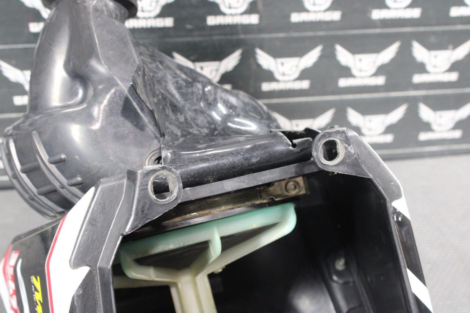 2006 YAMAHA YZ250F OEM AIRBOX INTAKE AIR CLEANER CASE BOOT 2S2 - 14401 - 70 - 00 - hggarage