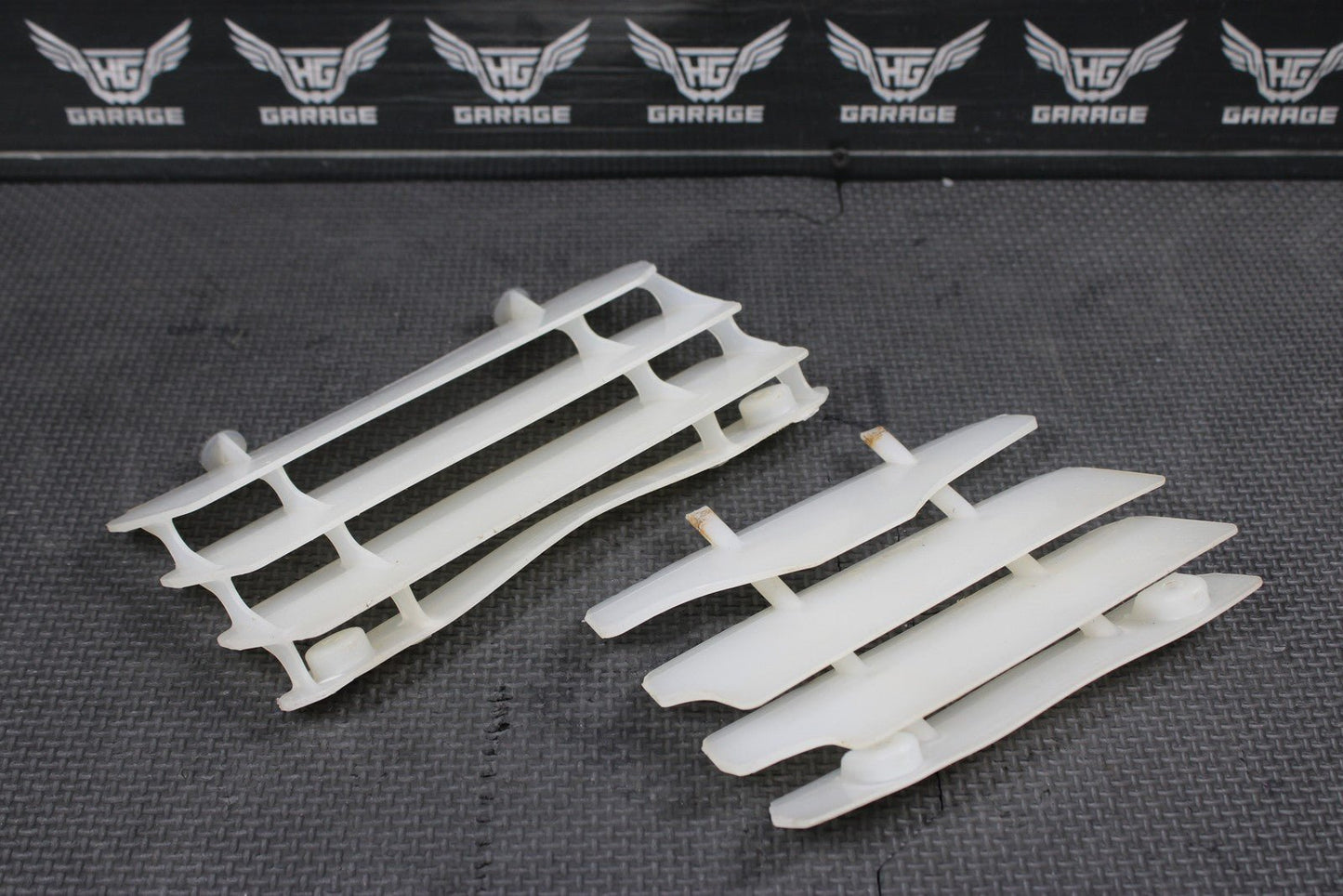 2004 00 - 08 KAWASAKI KX65 OEM RADIATOR GUARD SHIELD LOUVER VENT 14037 - 0047 - RZ - hggarage