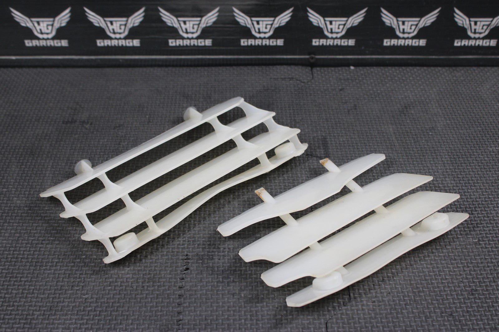 2004 00 - 08 KAWASAKI KX65 OEM RADIATOR GUARD SHIELD LOUVER VENT 14037 - 0047 - RZ - hggarage