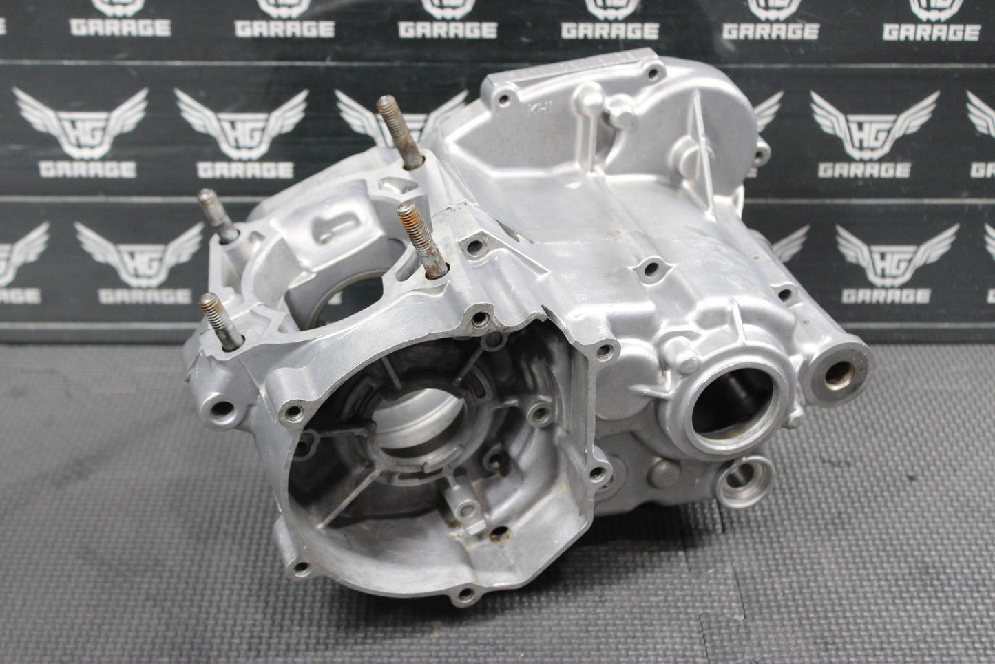 2001 KAWASAKI 01 - 05 KX100 KX85 OEM LEFT RIGHT ENGINE MOTOR CRANKCASE CRANK CASES - hggarage